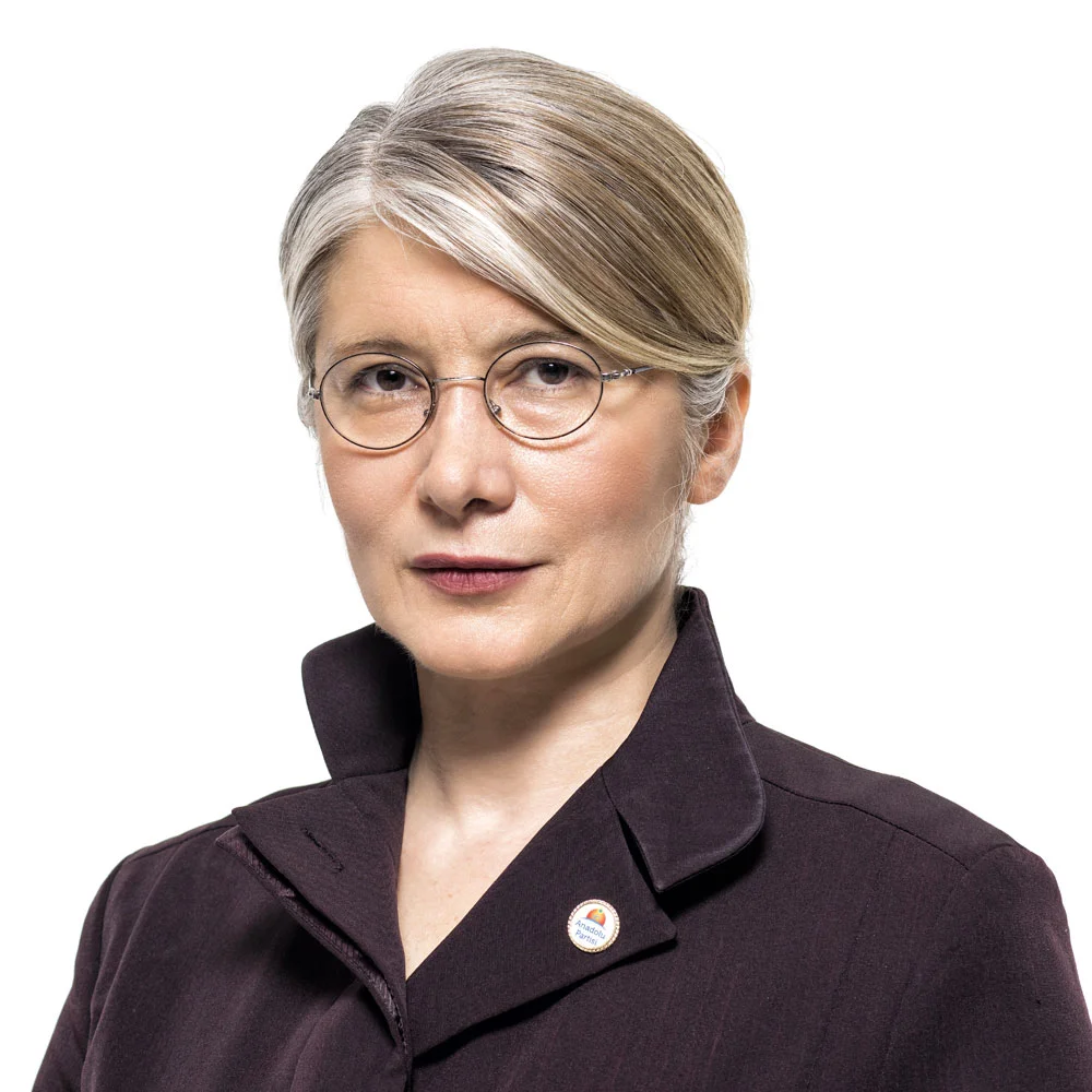 Emine Ülker Tarhan | inplato
