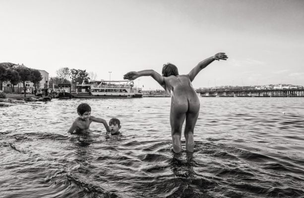 Syrian childs playing at Goldenhorn | IPA Honorable Mention | Mustafa Turgut